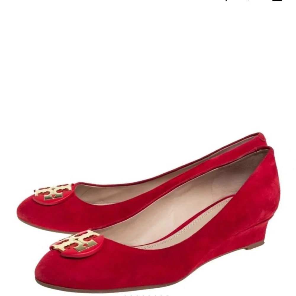 Tory Burch Luna Wedge In Red Suede with Gold Emblem Size 7.5